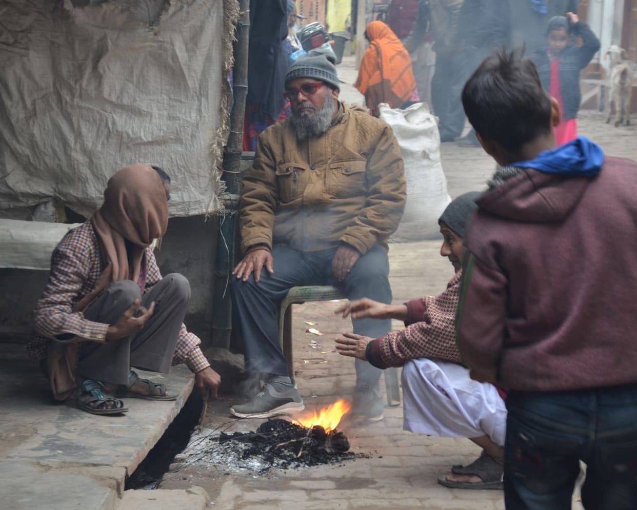 Fog enveloped till midday, icy wind hurt