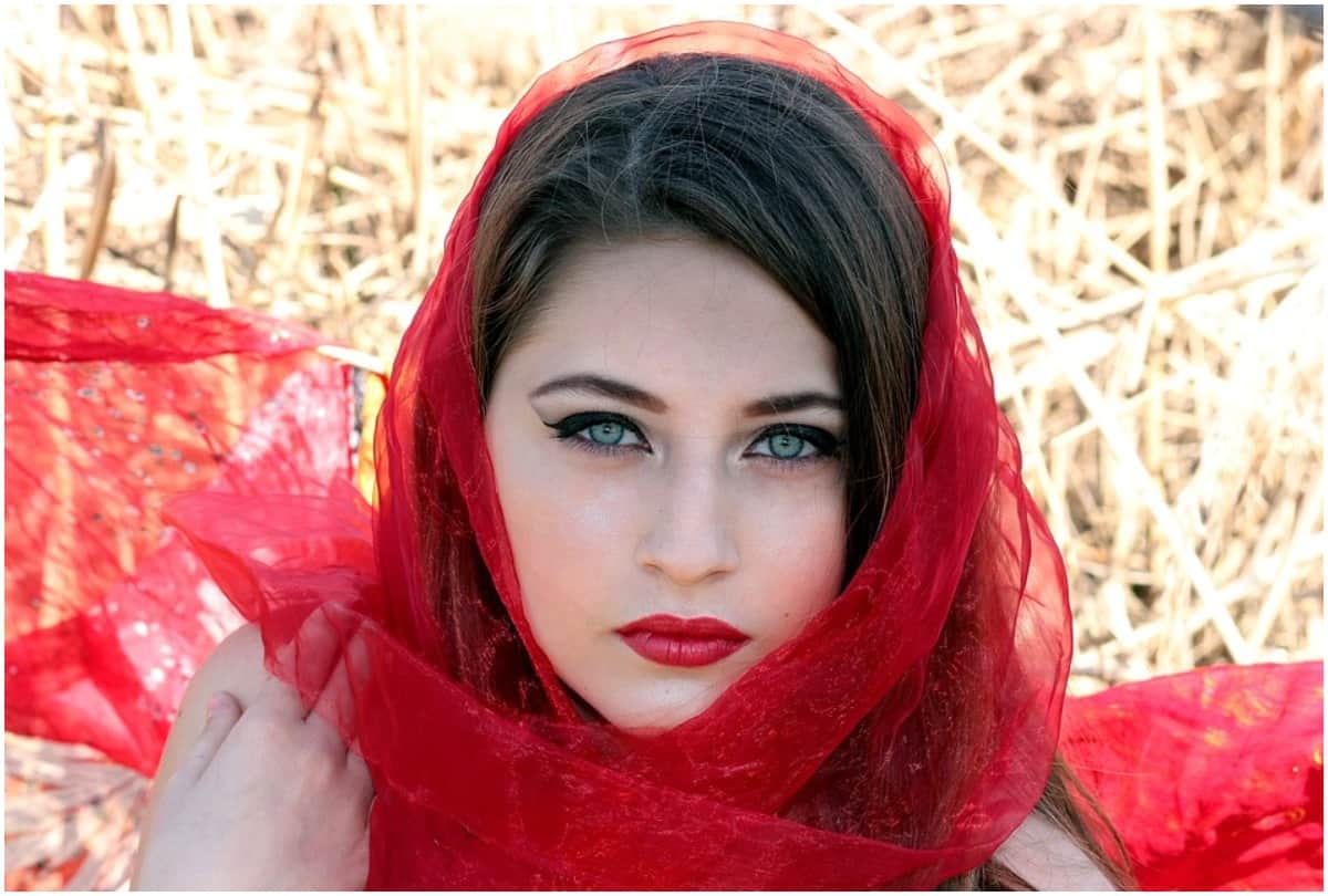 eye makeup tricks for beginners to start applying eye shadow