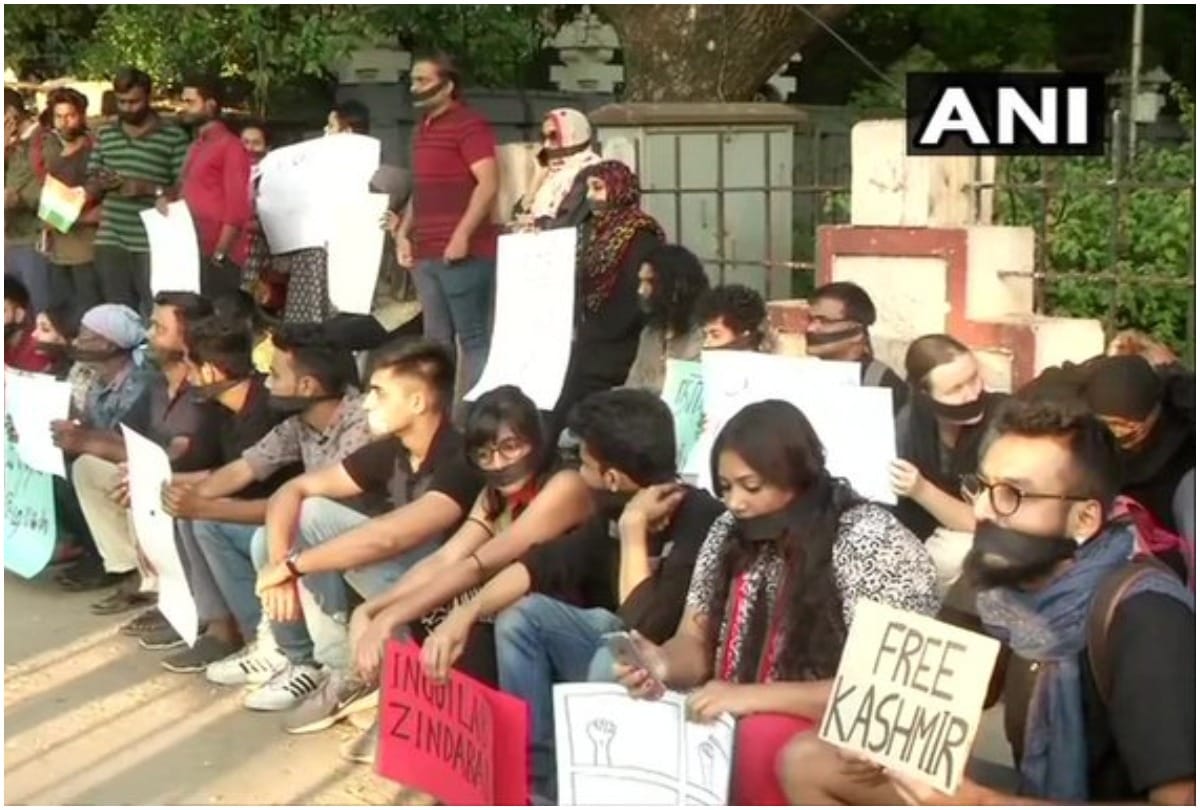 Free Kashmir placard seen during protest against caa and nrc Valluvar Kottam, Chennai, Tamil Nadu
