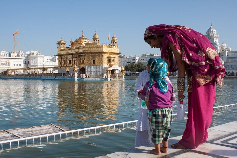 dispute over gurbani broadcast