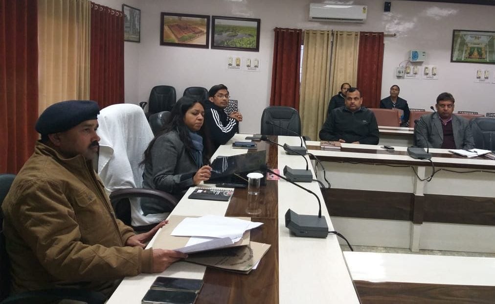 Police station in-charge and tehsildar will nap on illegal mining