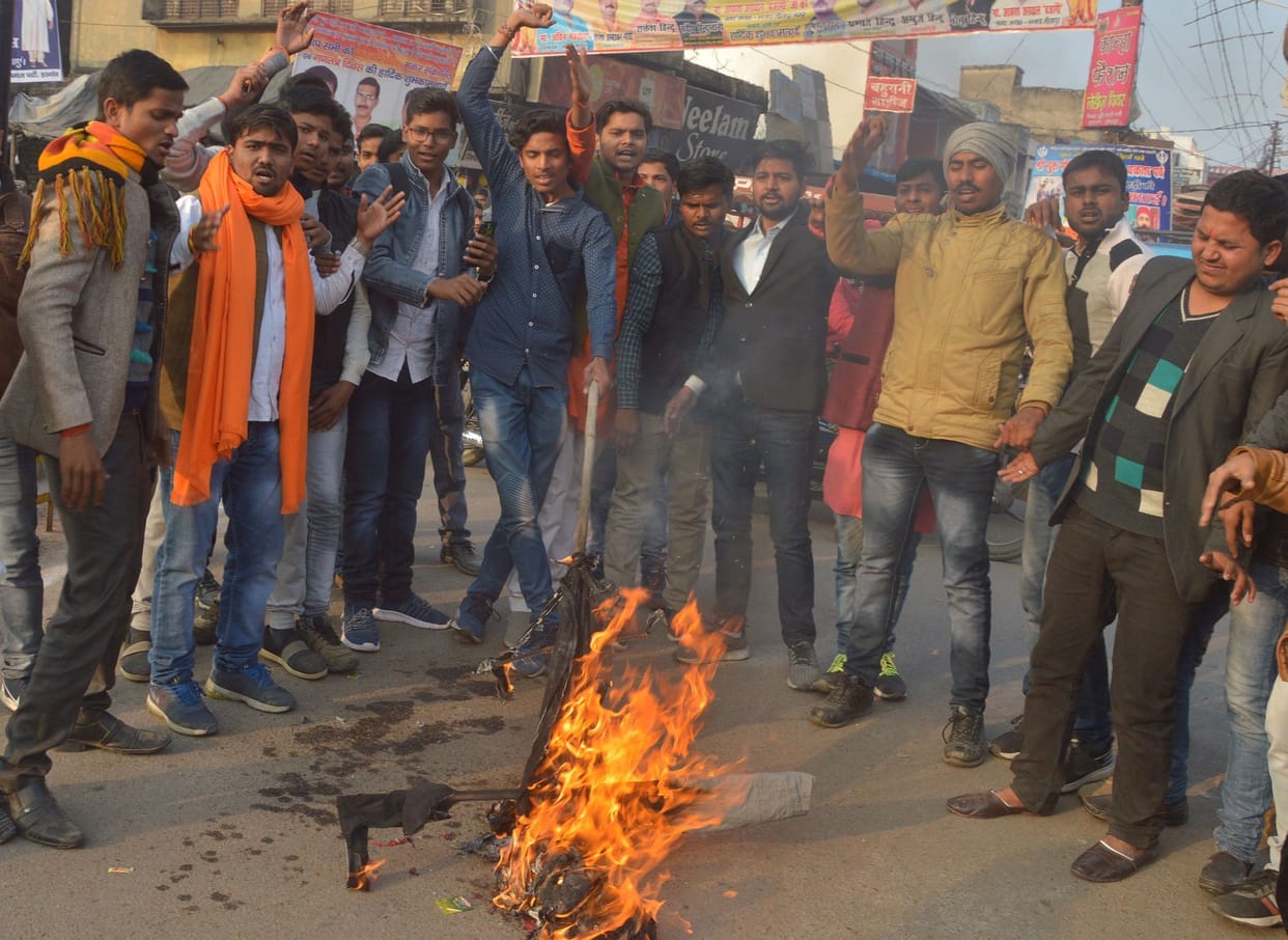 ABVP burnt effigy at Lalbagh intersection while performing