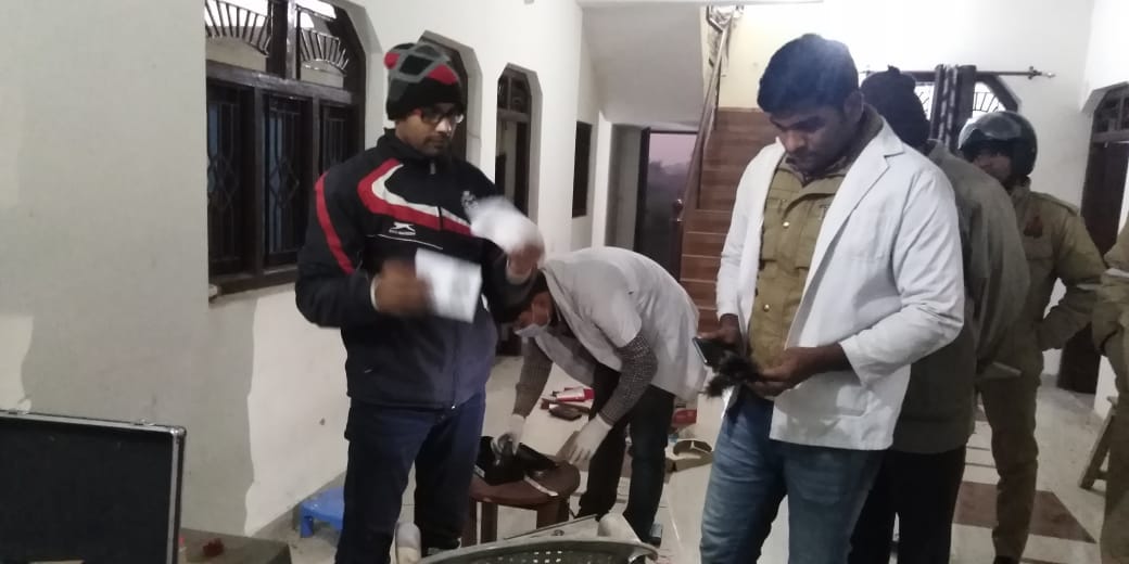 retire STF employe gorakhpur house theft, police start investigation