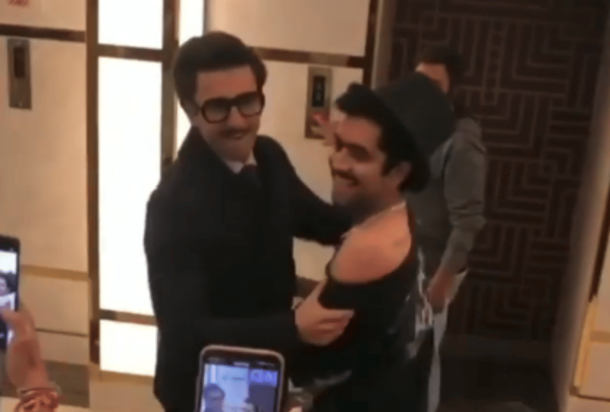 ranveer singh shows fan tattoo ranveerian on his shoulder at chhapaak premiere