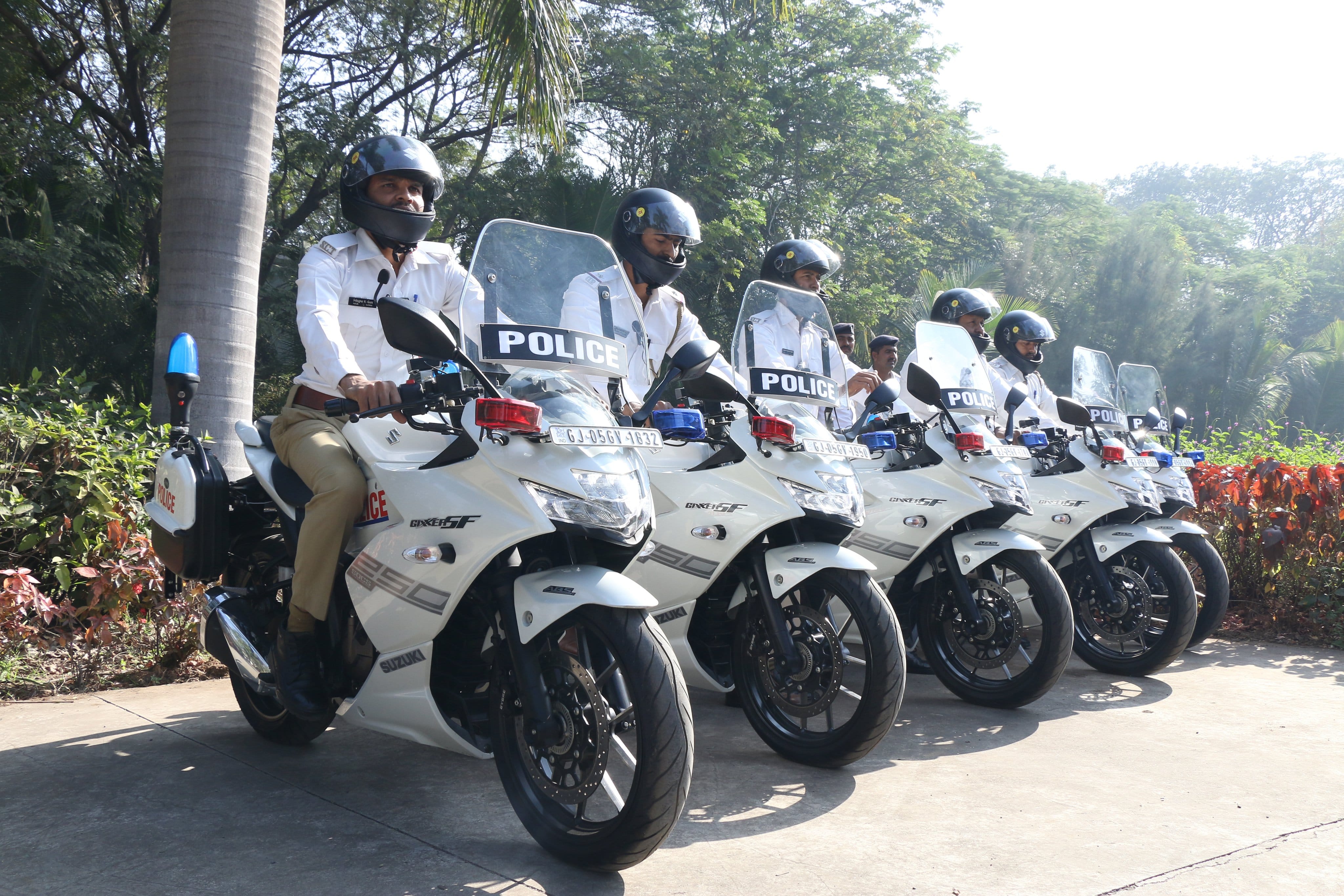 Suzuki Motorcycles India gifted modified suzuki gixxer sf 250 bikes to surat traffic police
