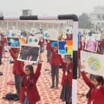 आरपीएम एकेडमी ग्रीन सिटी में गोरखपुर महोत्सव के तहत कला प्रतियोगिता में भाग लेते बच्चे।