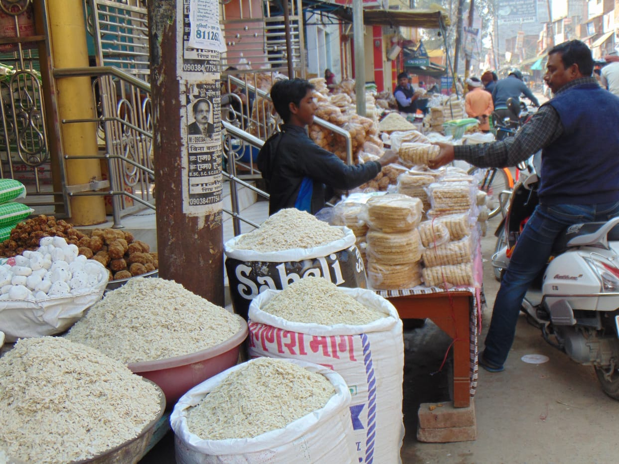 Makar Sankranti: sawdust shops decorated in markets
