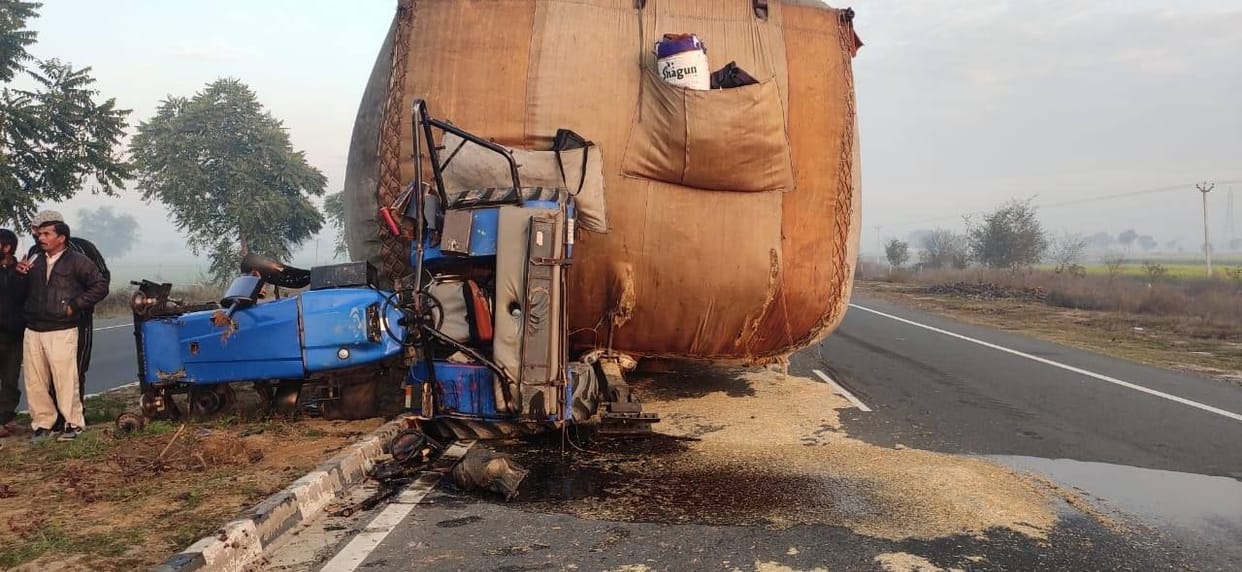 road accident, four dead, father-son dead, fatehabad