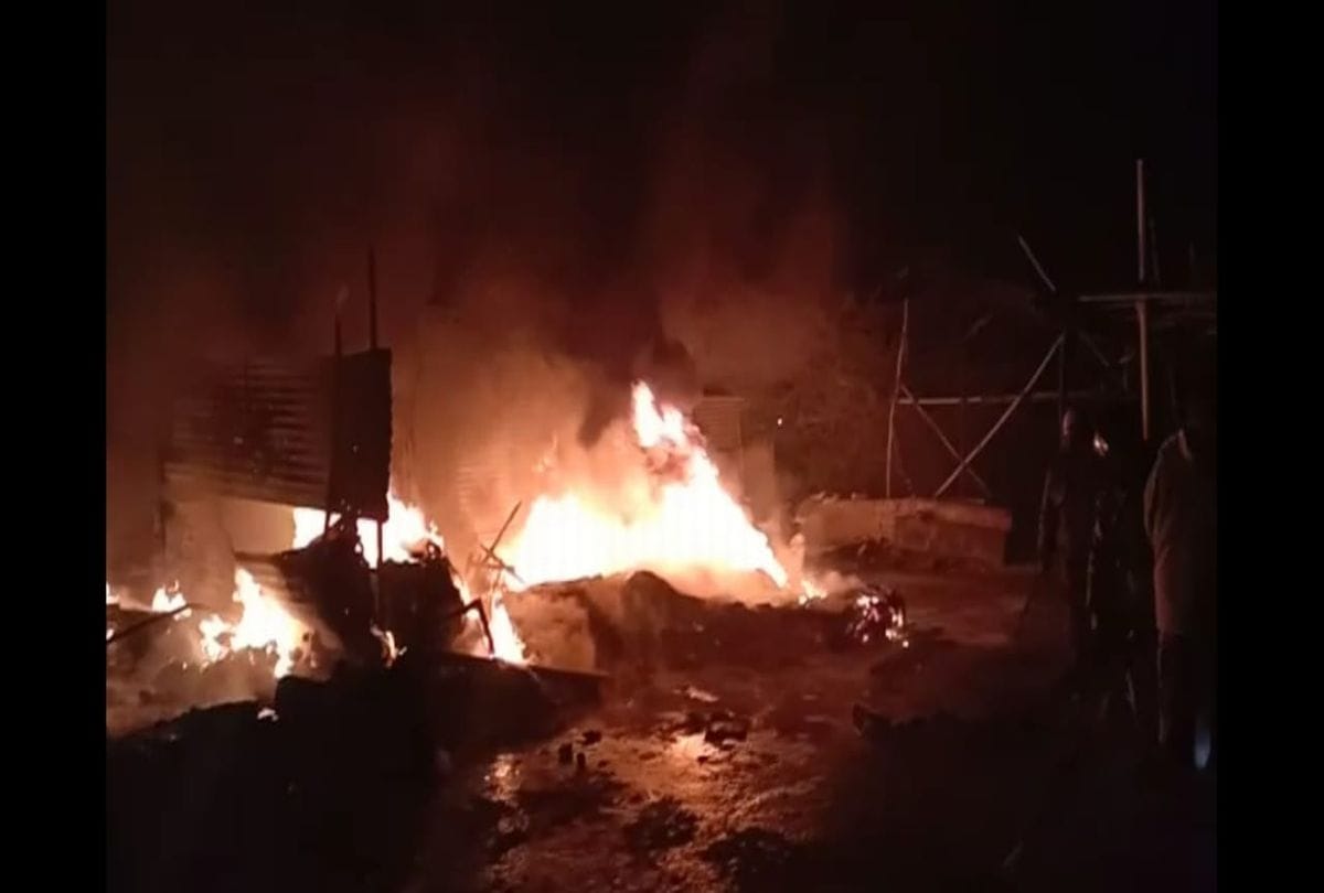fire break in shop near Tibet market in agra