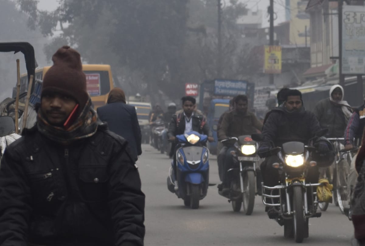 Cold winds shook in Gorakhpur today cold wave