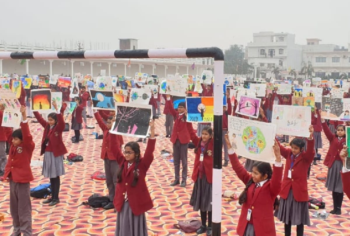 Gorakhpur Festival: RPM girl student ritika wins the Essay Competition