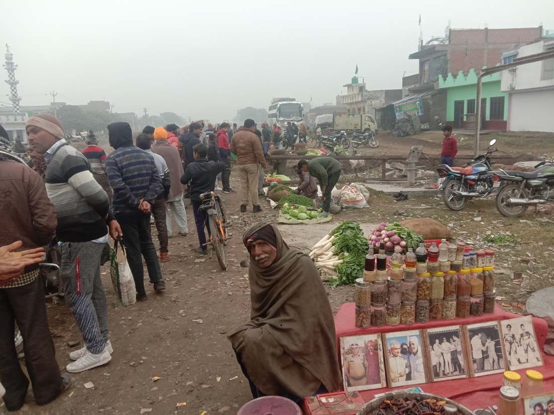 Encroachment by vegetable vendor
