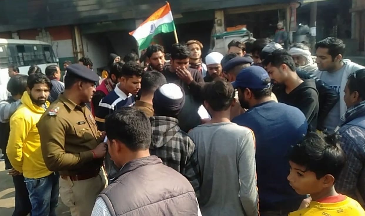 Police chased people protesting against CAA