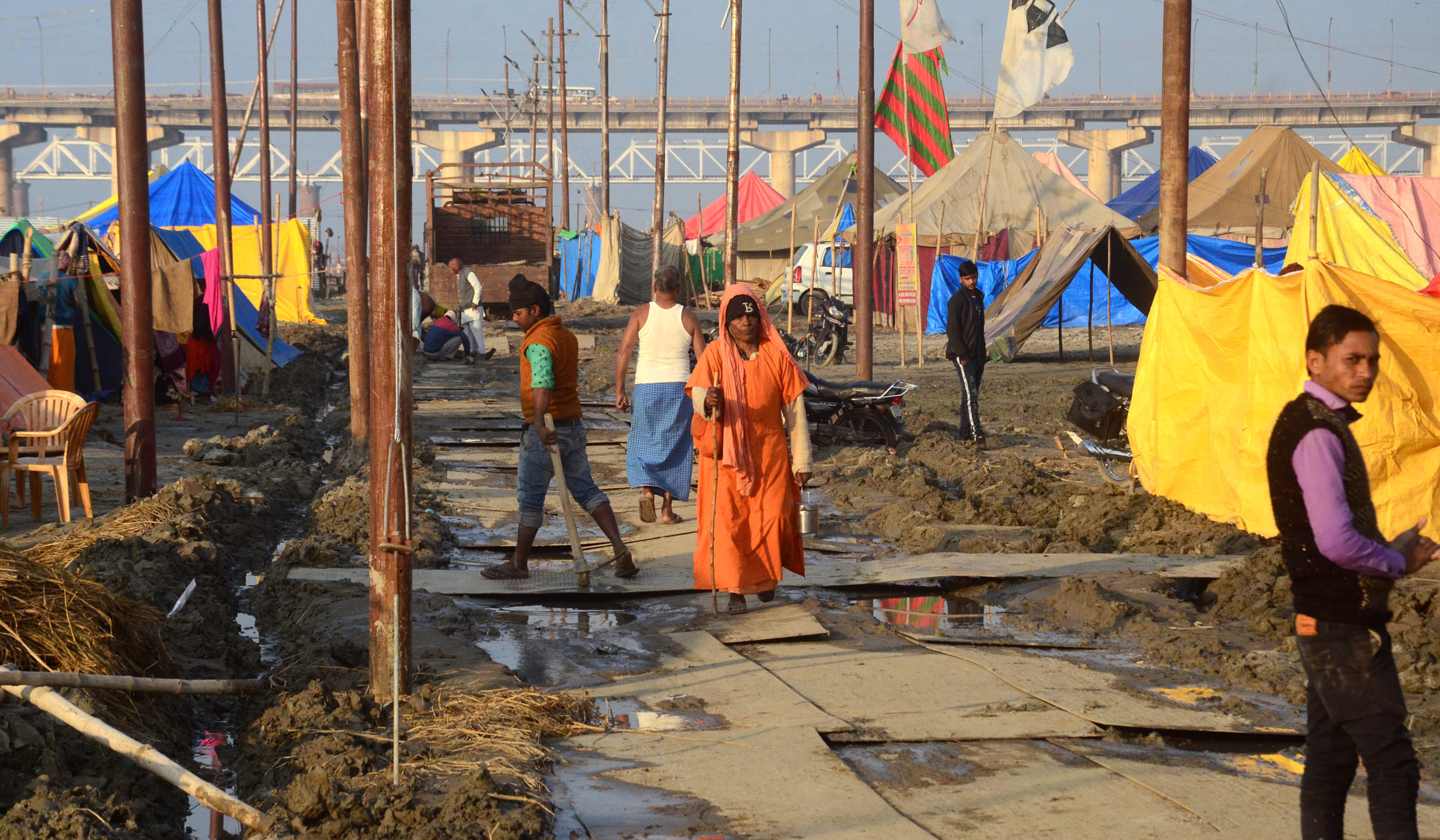 One bastard on five biswa lands, shouted pilgrimage