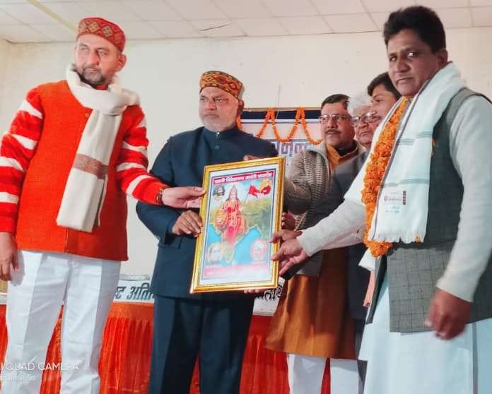 Students' Union President honored on Vivekananda Jayanti