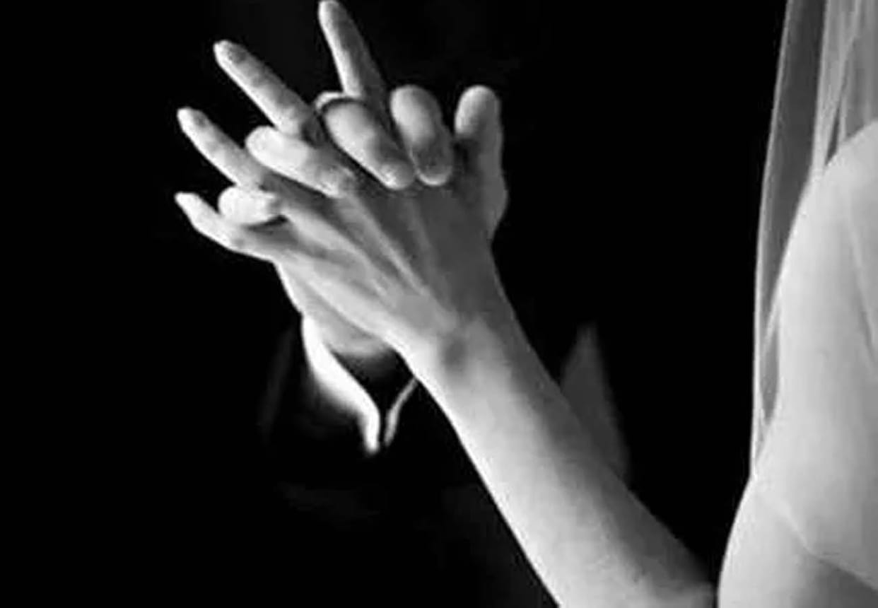 Nursing college employee and student caught in objectionable condition in kannauj