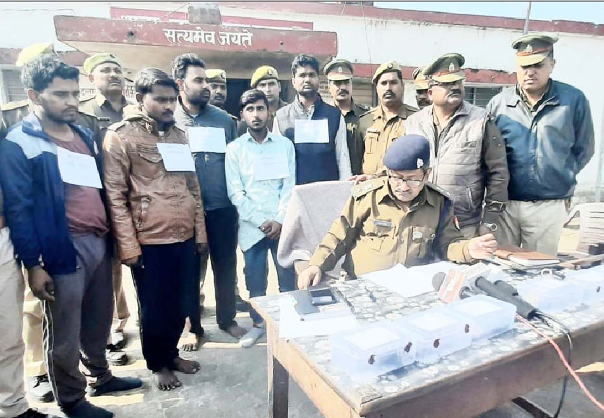 committed many atm loots, five arrested in ghatampur