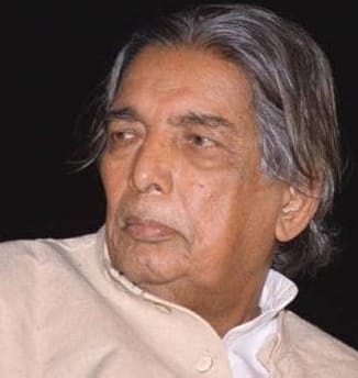 koi t sood chukaye, koi tk jimma le  us inklaab ka