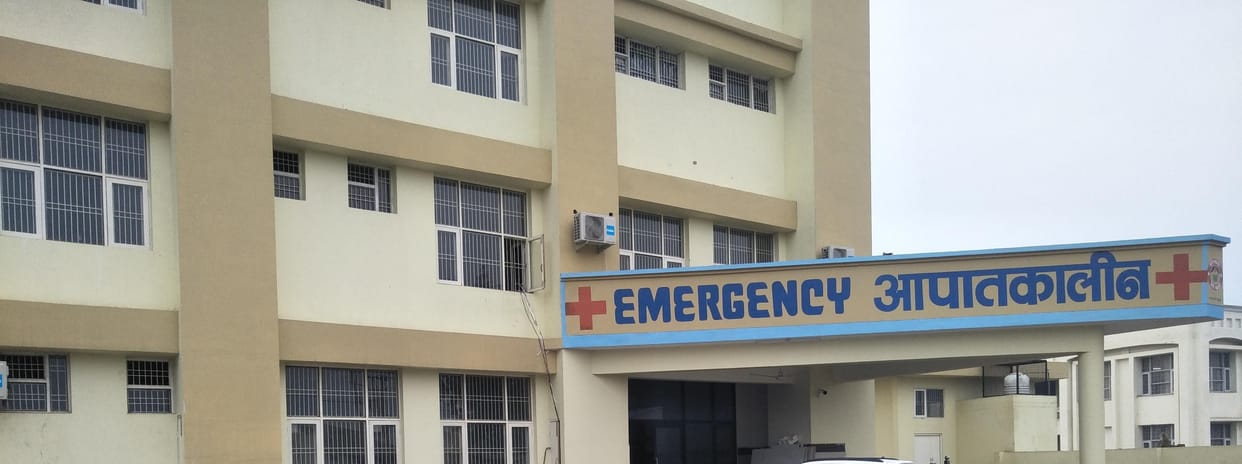 Situation in Uchana's civil hospital : a doctor is responsible for two lakh population
