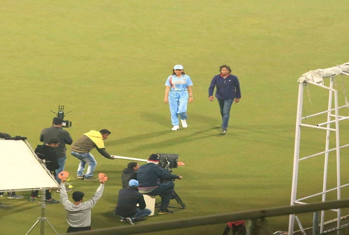 Anushka Sharma Start Shooting For Indian Cricketer jhulan Goswami Biopic Photos Viral