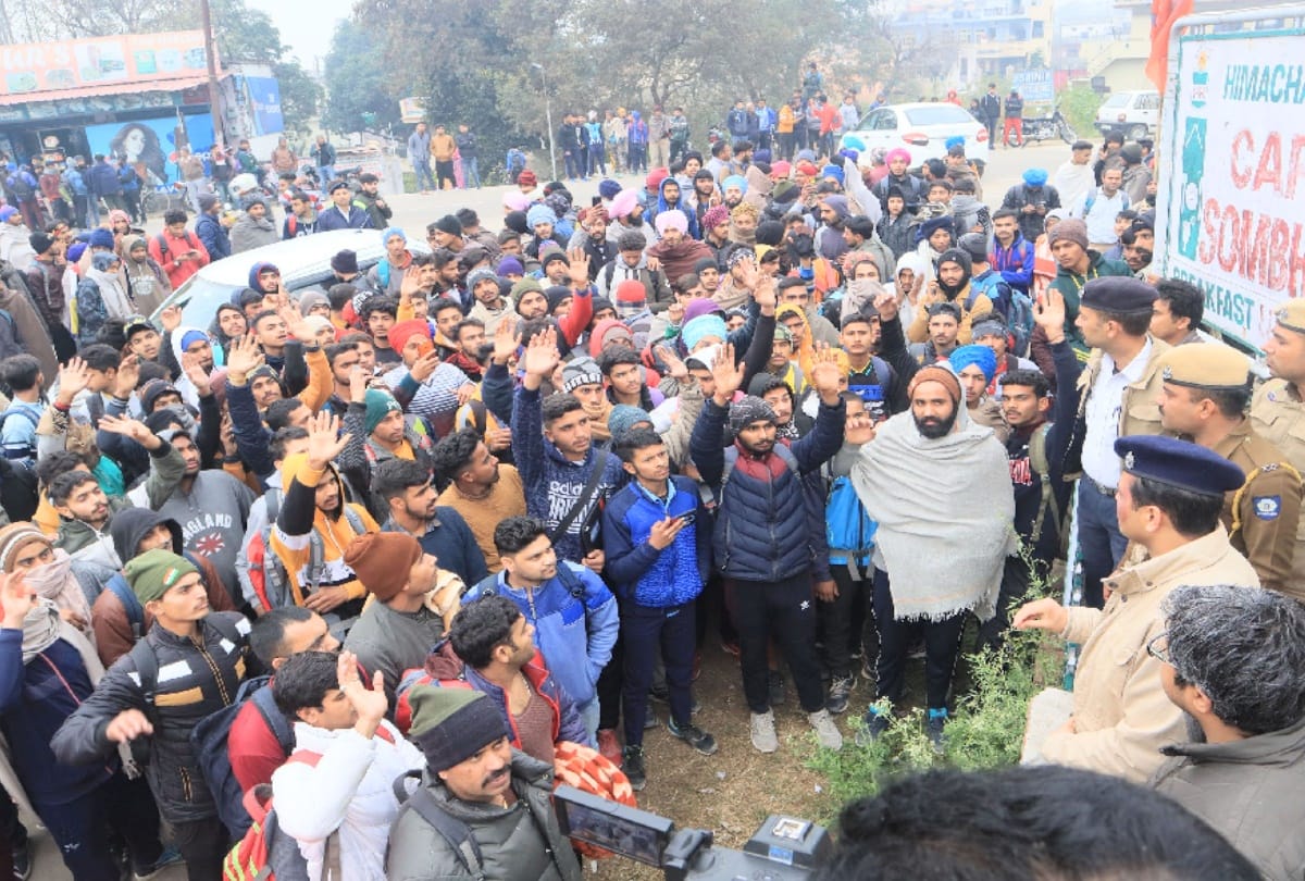 Youths jammed nh after not getting entry for army recruitment in una