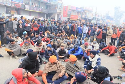 Youths jammed nh after not getting entry for army recruitment in una
