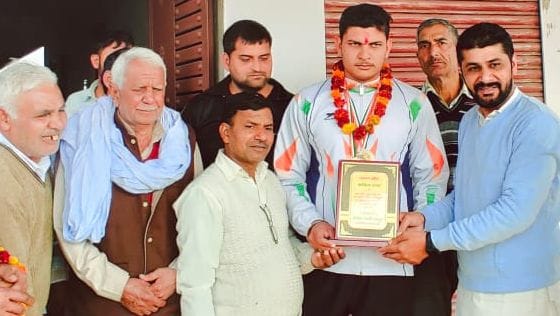silver madel win in kayaking pera open chempionship