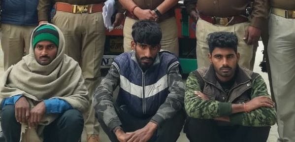Three smugglers arrested with 15 animals