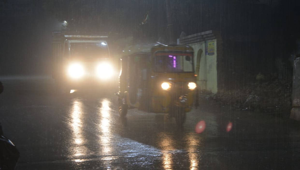 ba?rish se bigada mausam ka mijaaj