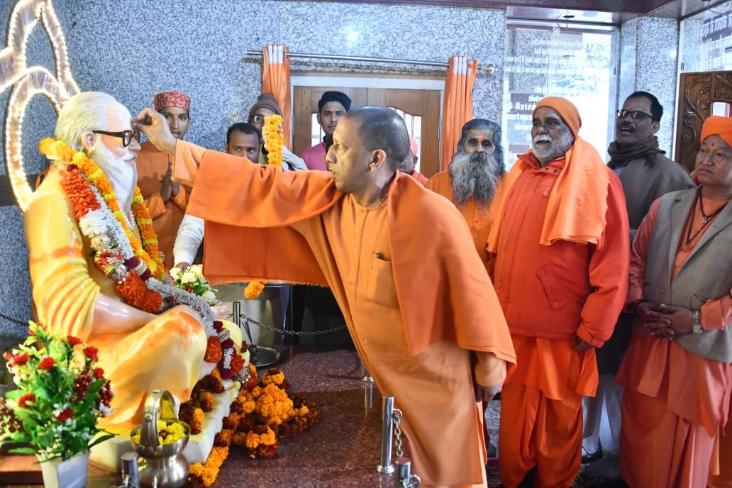 Uttar pradesh chief minister yogi adityanath three day gorakhpur visit day one live pictures