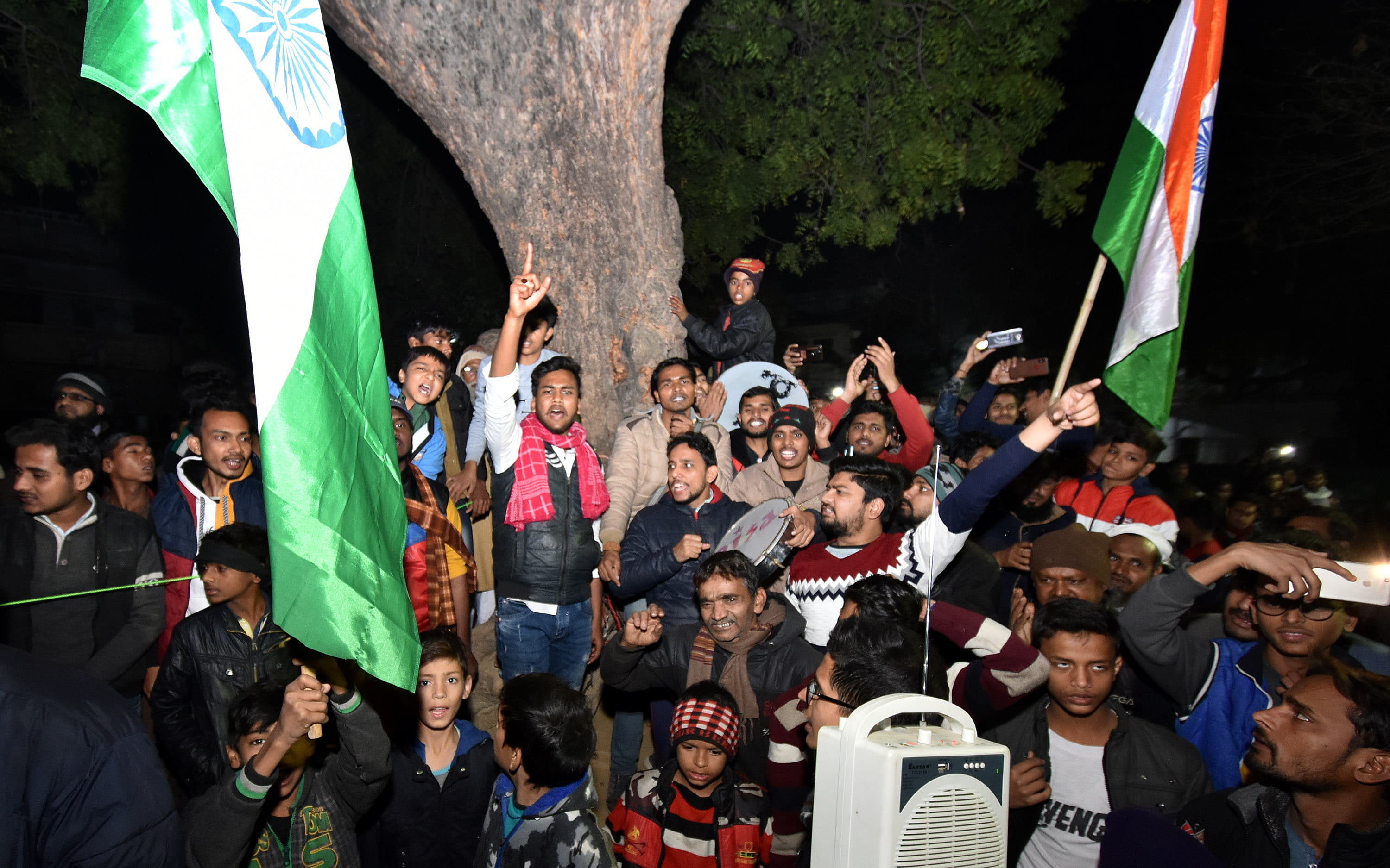 women started demostration against CAA at Mansoor Ali Park near Khuldabad in Prayagraj