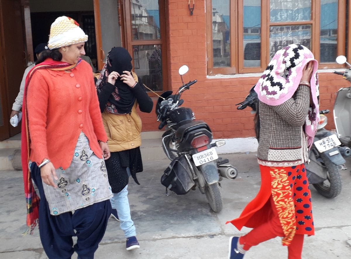 five arrest with to two women