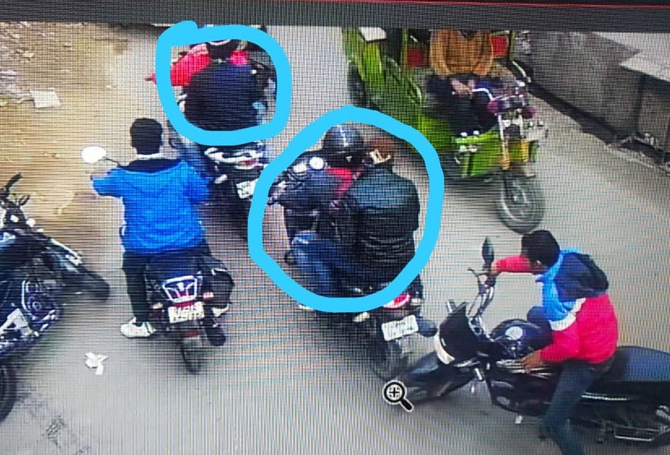 photo of robbers captured in CCTV