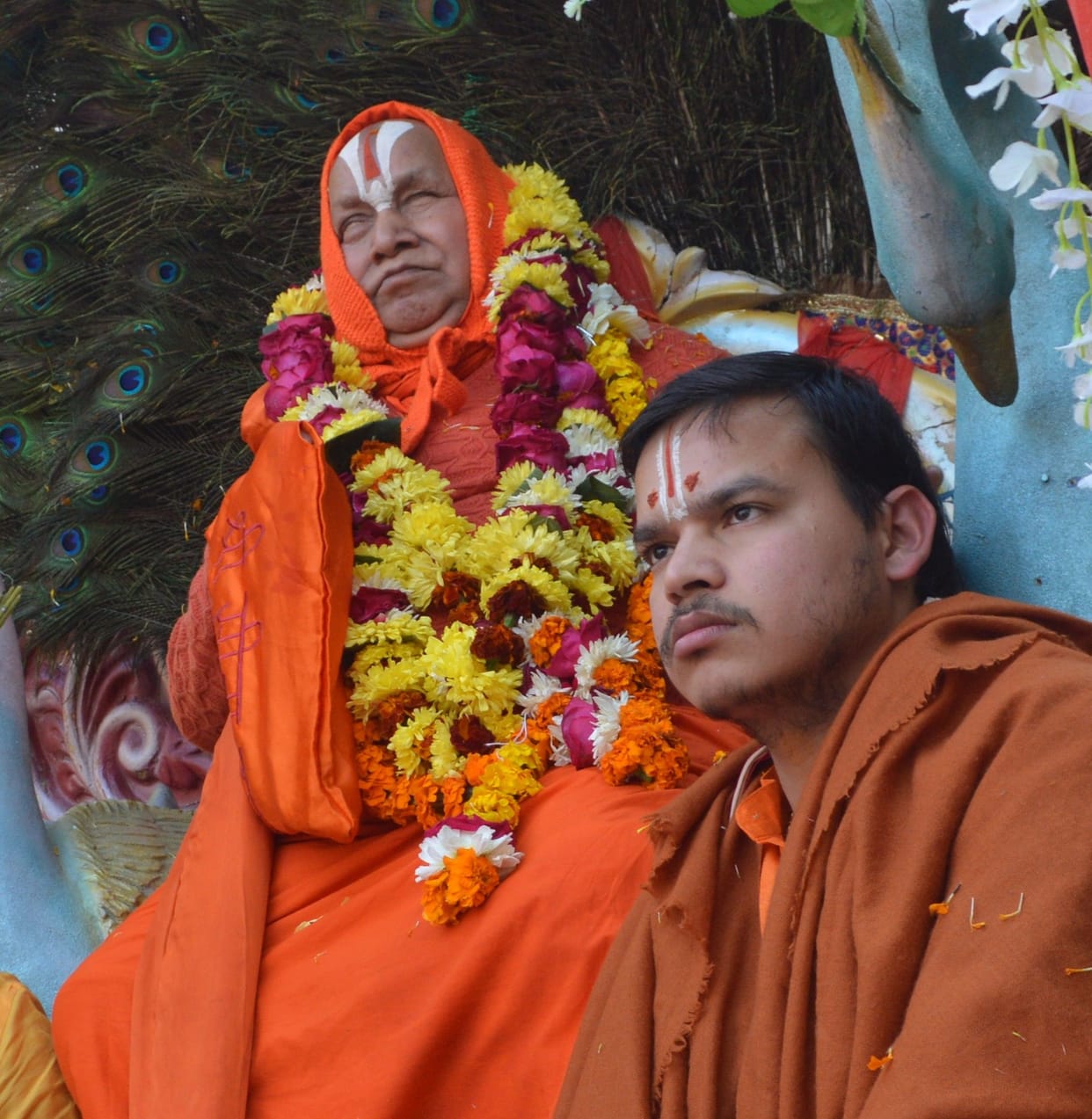 Hathras: Kalash Yatra with great pomp, welcome on wreath