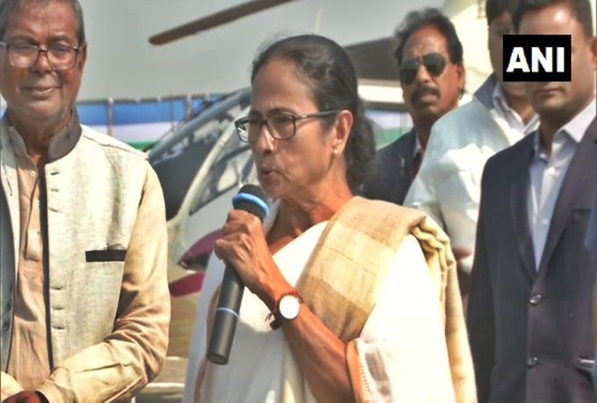 NRC Protest by Mamata Banerjee, left student seige CM, Case filed against 150 unidentified people