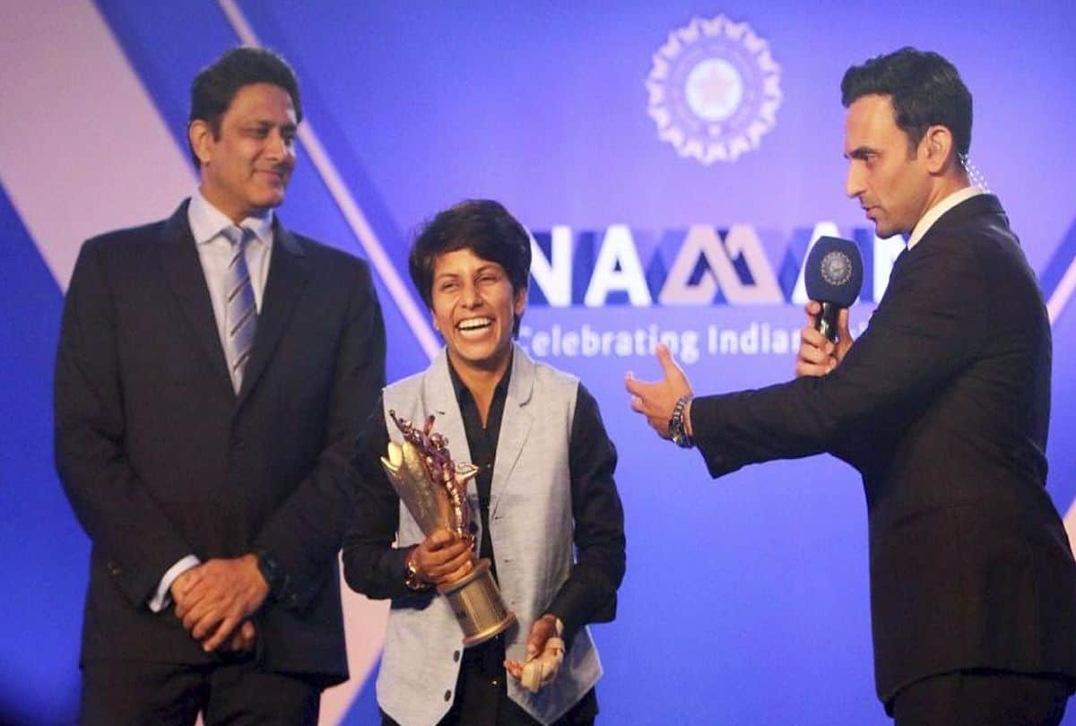 Agra's Poonam Yadav got top prize in women's cricket