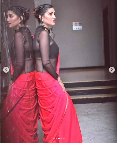 sapna choudhary share photos in saree