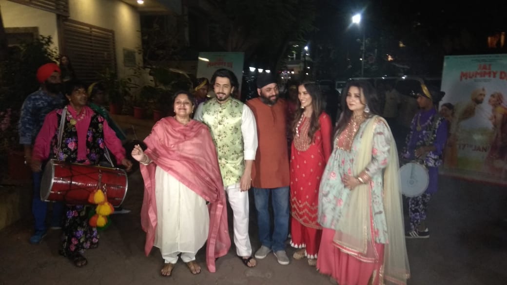 Lohri 2020 Sunny Singh Sonnalli Seygall Poonam Dhillon Supriya Pathak celebration