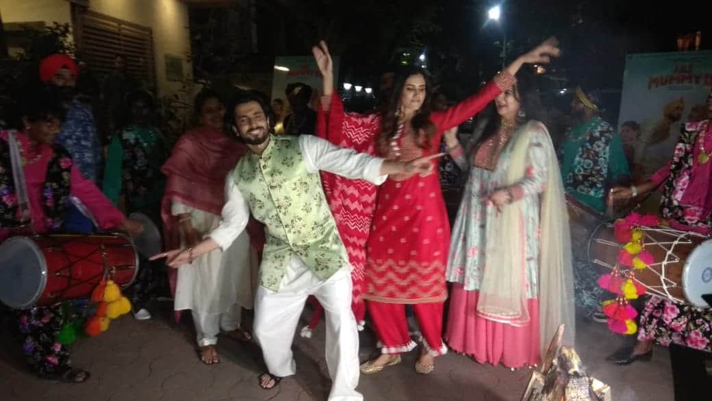 Lohri 2020 Sunny Singh Sonnalli Seygall Poonam Dhillon Supriya Pathak celebration
