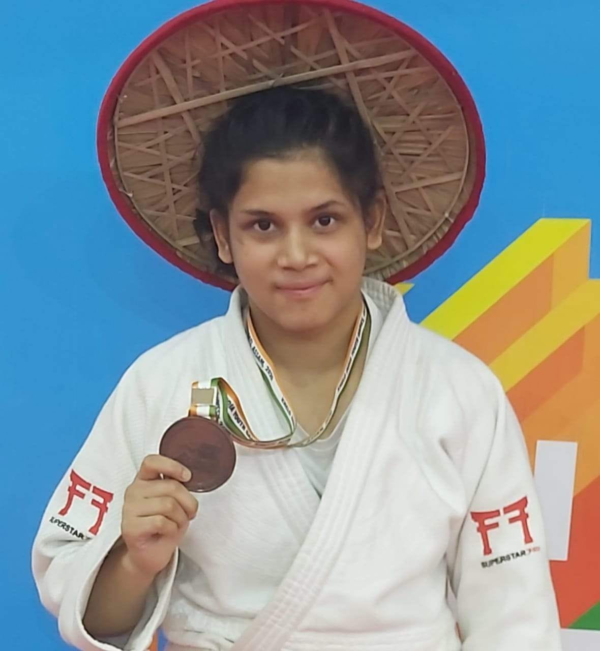 Sneha and Unnati won medals