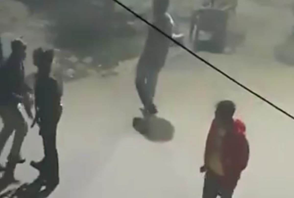 goons brutally beaten a man behind the residence of DGP in lucknow