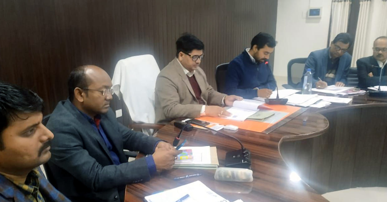 Chitrakoot: absent from four officer meeting, sought clarification