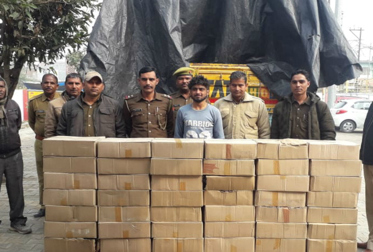 Police caught illegal liquor during checking on GT Road in mainpuri