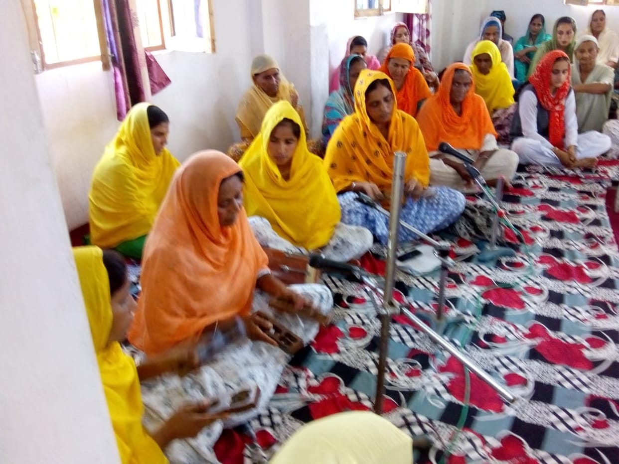 Sangat performed Shabad Kirtan