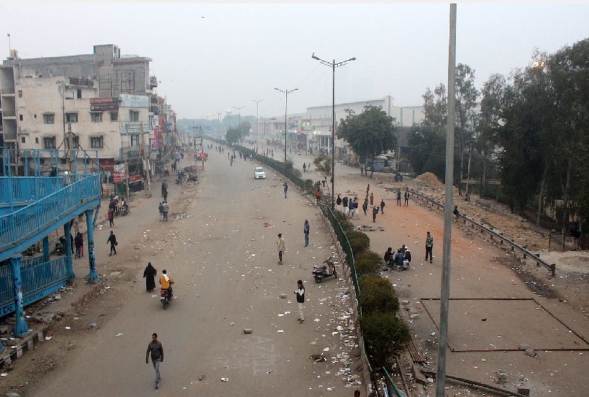 Businessman in mood to empty shops from Shaheen Bagh