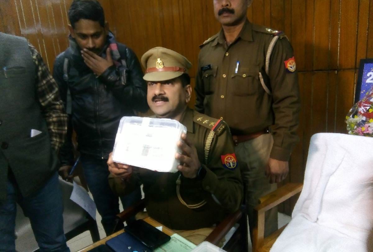 two people of fake currency printing gang arrested in lucknow