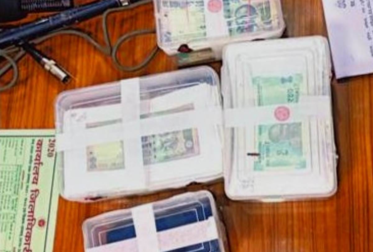 two people of fake currency printing gang arrested in lucknow