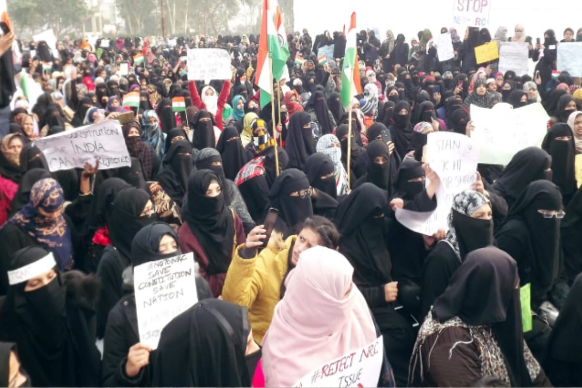 CAA protest, Muslim women on the streets in Deoband protesting against CAA, police force deployed