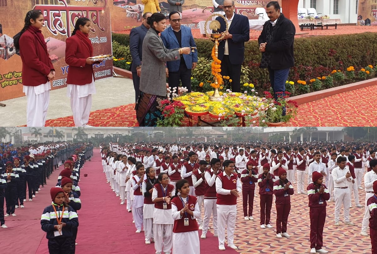 last day of gorakhpur mahotsav, cm yogi adityanath, suryakant shahi anuradha paudwal, singer kk