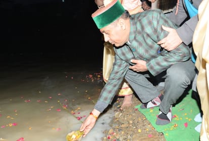 Thousands took the dip of faith in Tattapani on Makar Sankranti, also Satluj Aarti